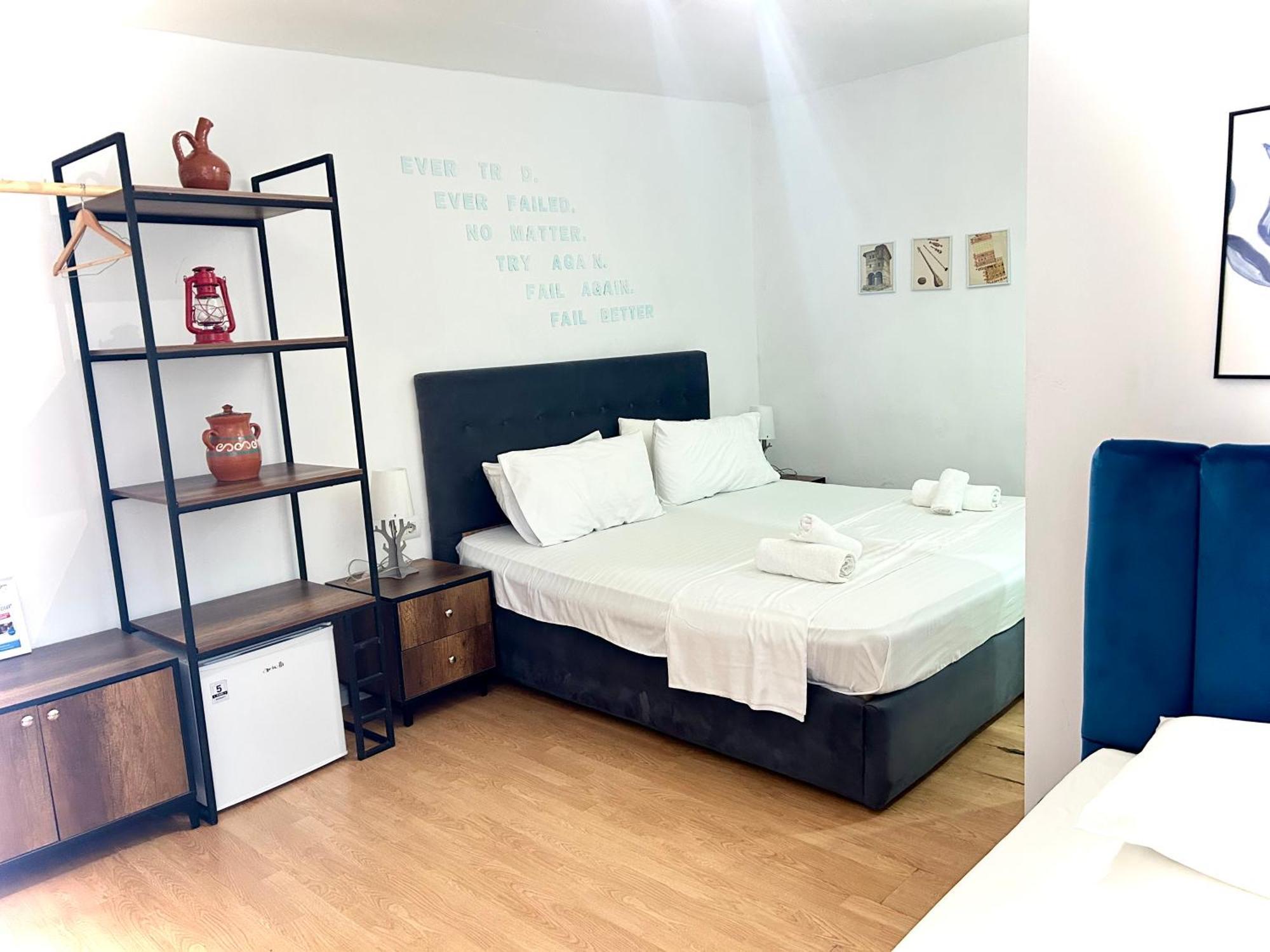 Budget Retreat Tirana & Studios エクステリア 写真