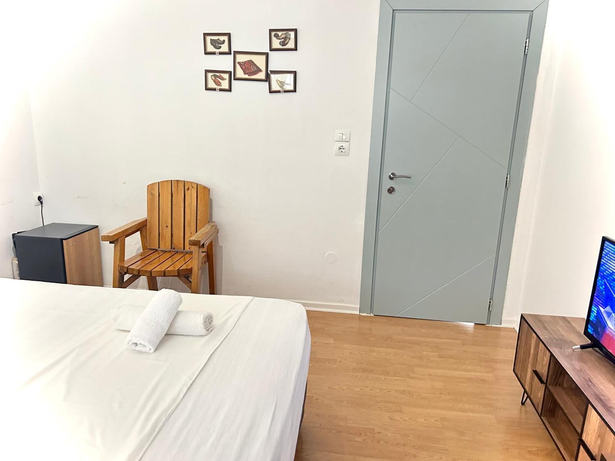 Budget Retreat Tirana & Studios エクステリア 写真