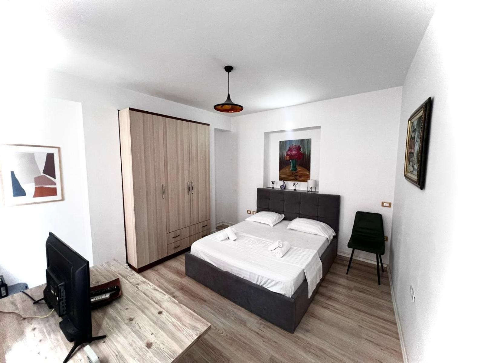 Budget Retreat Tirana & Studios エクステリア 写真